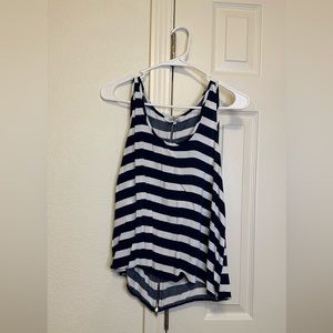 Flowy shirt, zipper on back